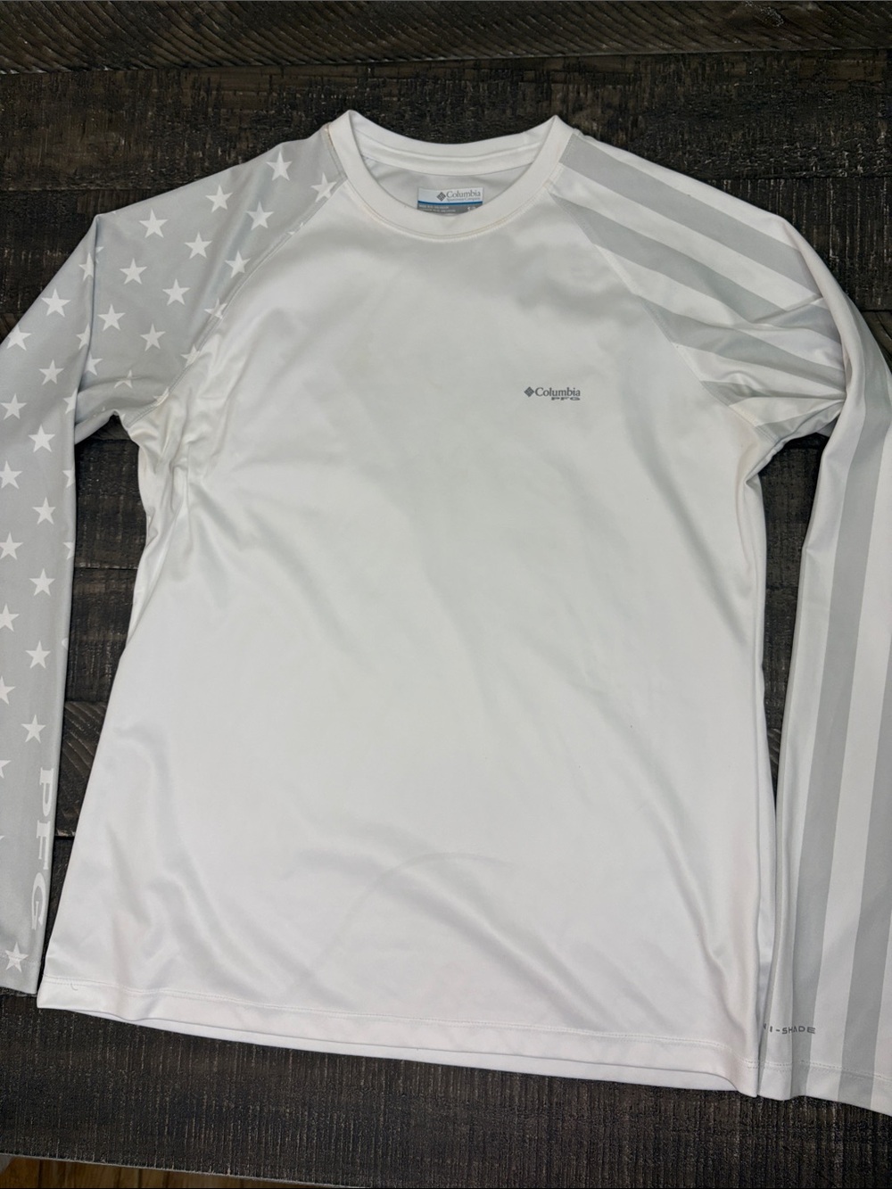 Columbia White Performance Short Crew Neck Shirt with Subtle Star Detail - Picture 5 of 5